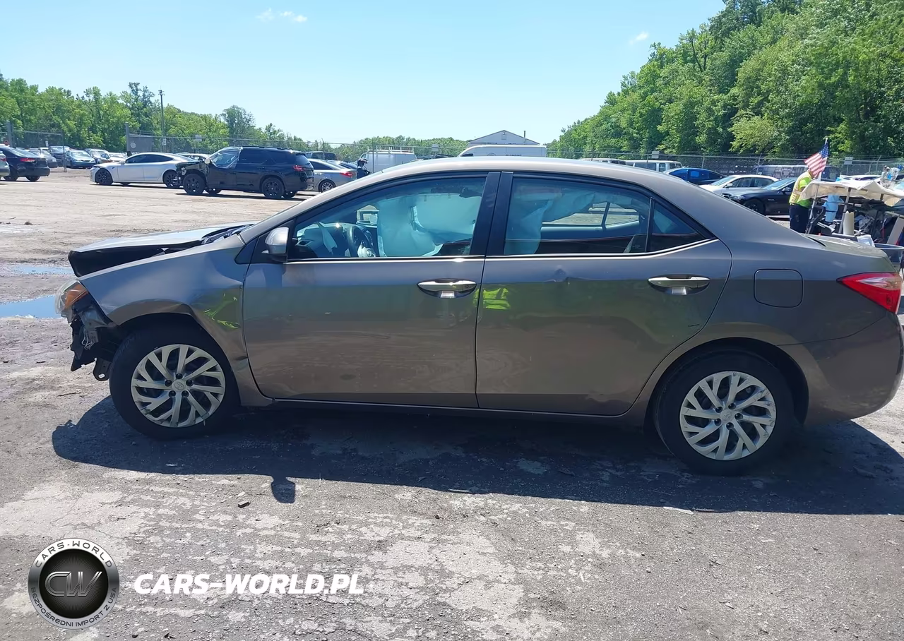 2017 Toyota Corolla Le VIN:2T1BURHE9HC926142 - 14