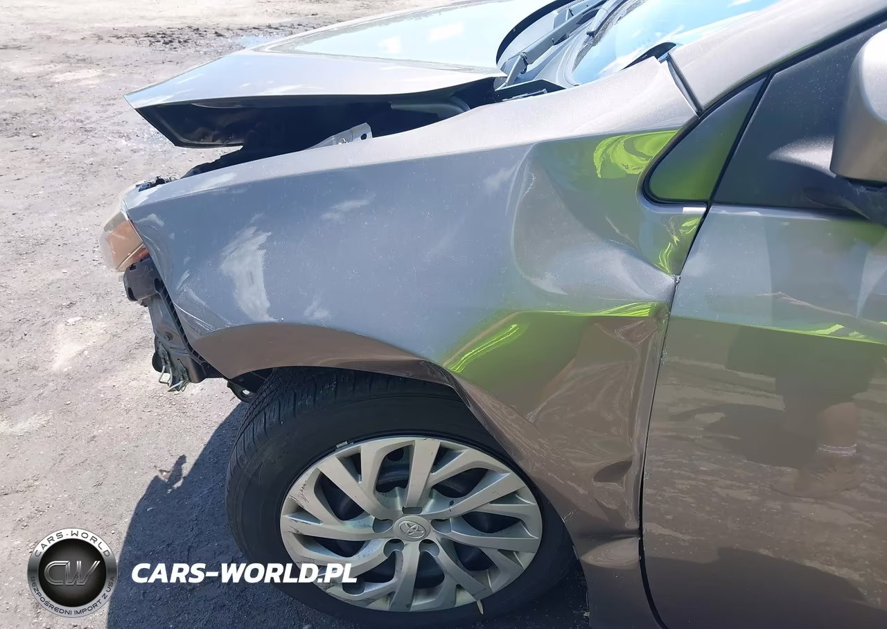 2017 Toyota Corolla Le VIN:2T1BURHE9HC926142 - 6