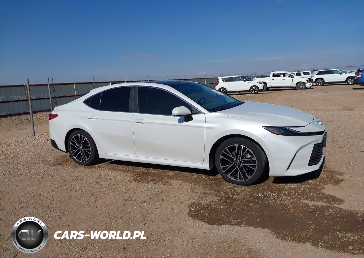 2025 Toyota Camry Xle VIN:4T1DAACK8SU527745 - 13