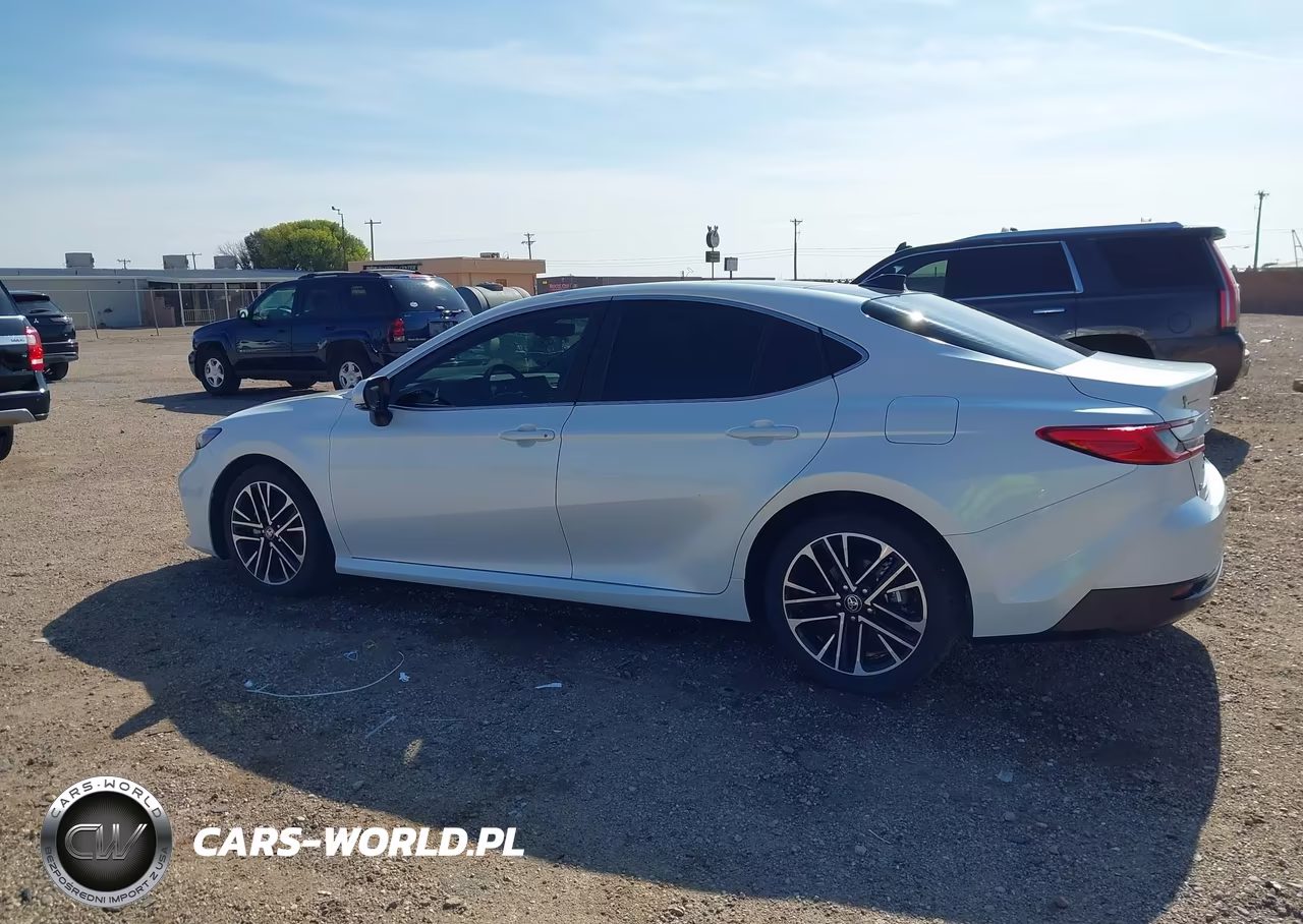 2025 Toyota Camry Xle VIN:4T1DAACK8SU527745 - 14