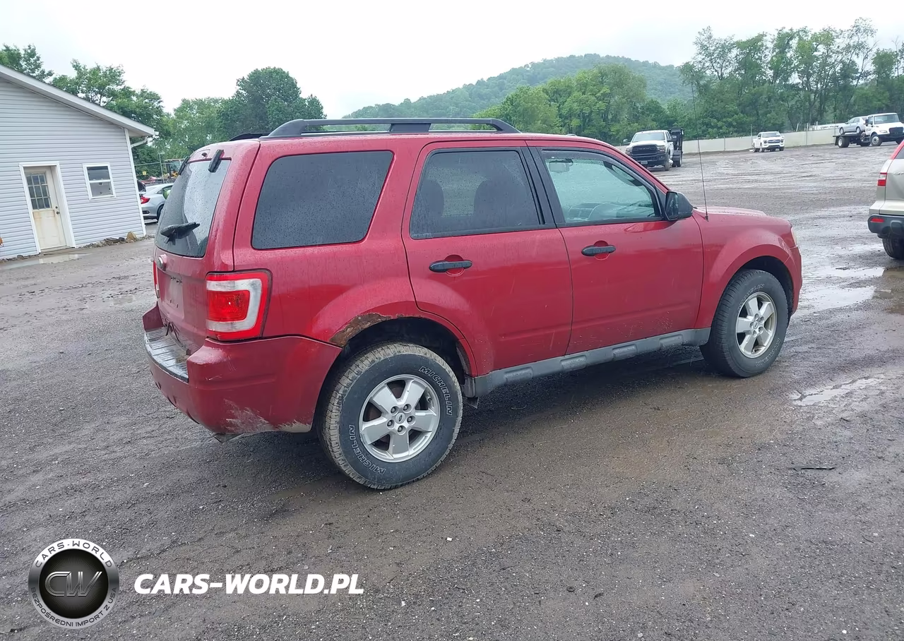 2010 Ford Escape Xlt VIN:1FMCU0D74AKA44352 - 4