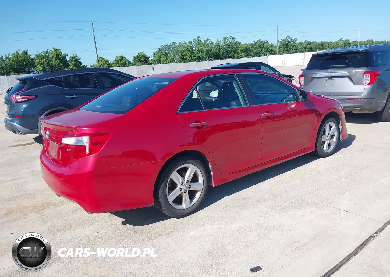 2013 Toyota Camry Se VIN:4T1BF1FK5DU664441 - 4
