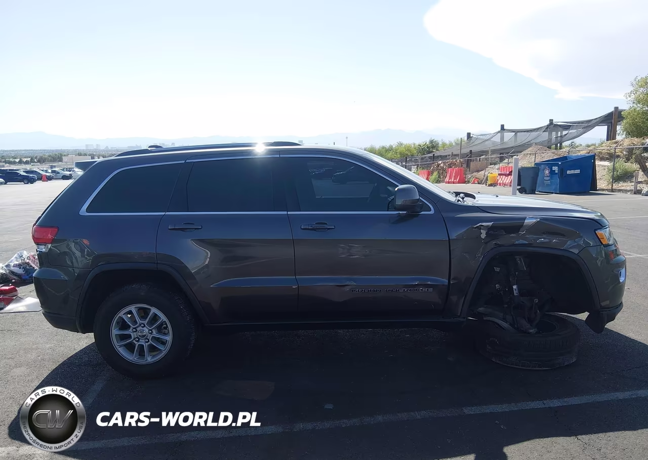 2019 Jeep Grand Cherokee Laredo E 4X2 VIN:1C4RJEAG0KC731767 - 13