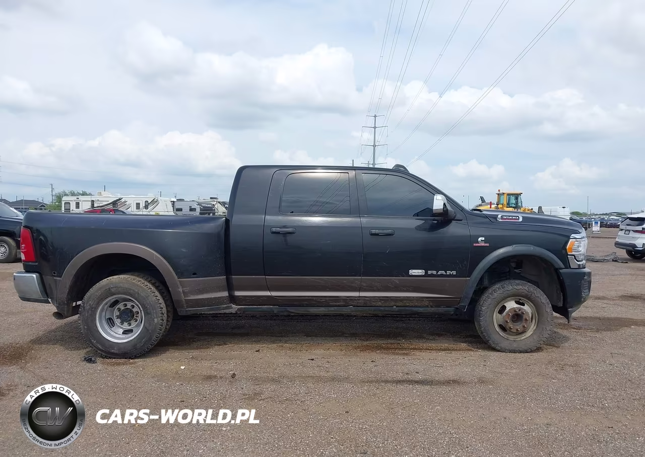 2020 Ram 3500 VIN:3C63RRNLXLG212339 - 13