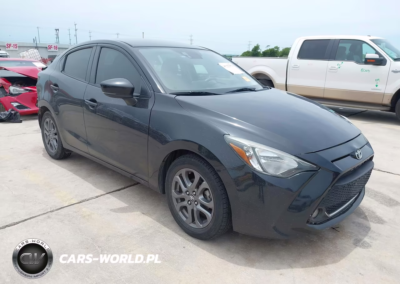 2019 Toyota Yaris Le – zdjęcie 1 z 18