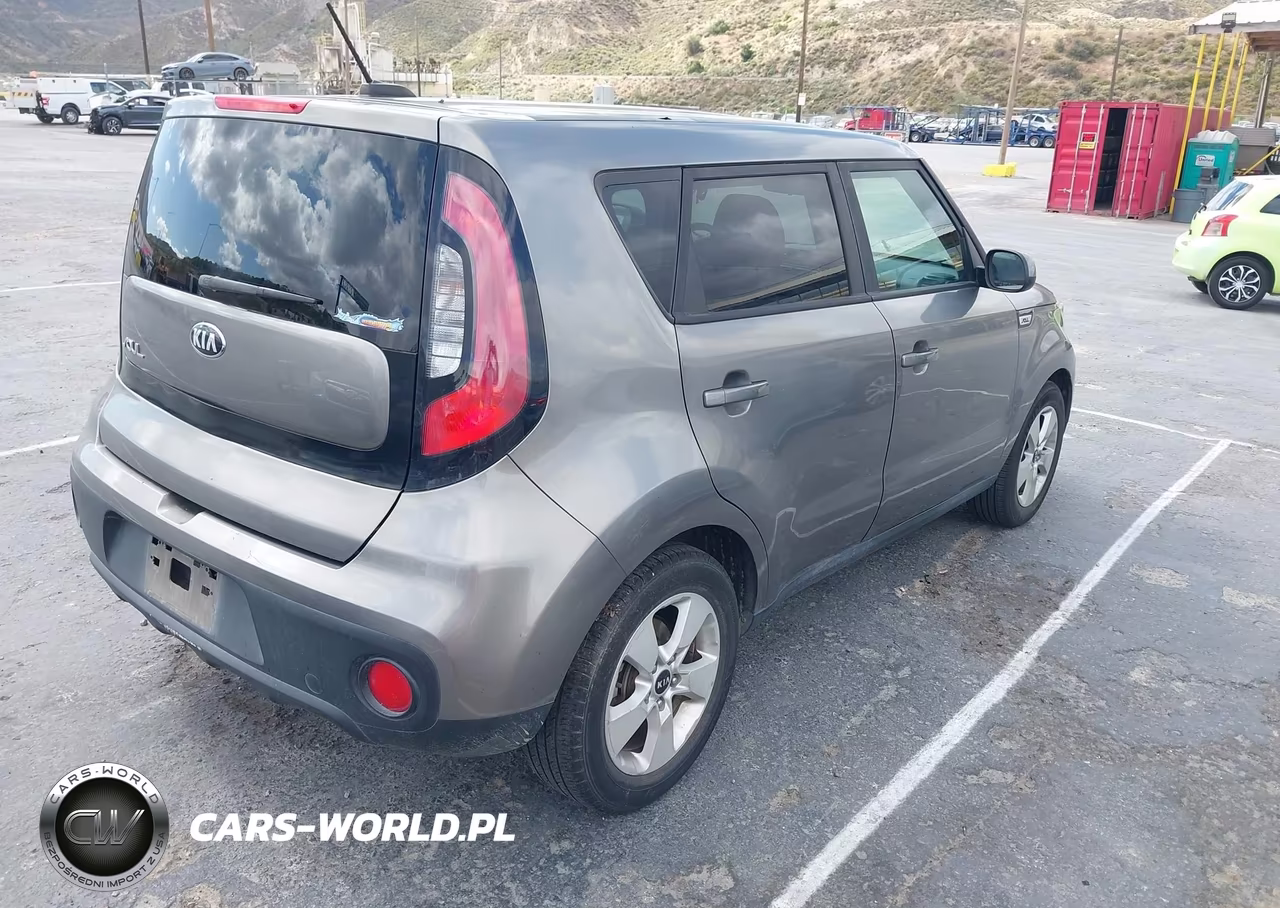 2017 Kia Soul ! VIN:KNDJN2A22H7437292 - 4