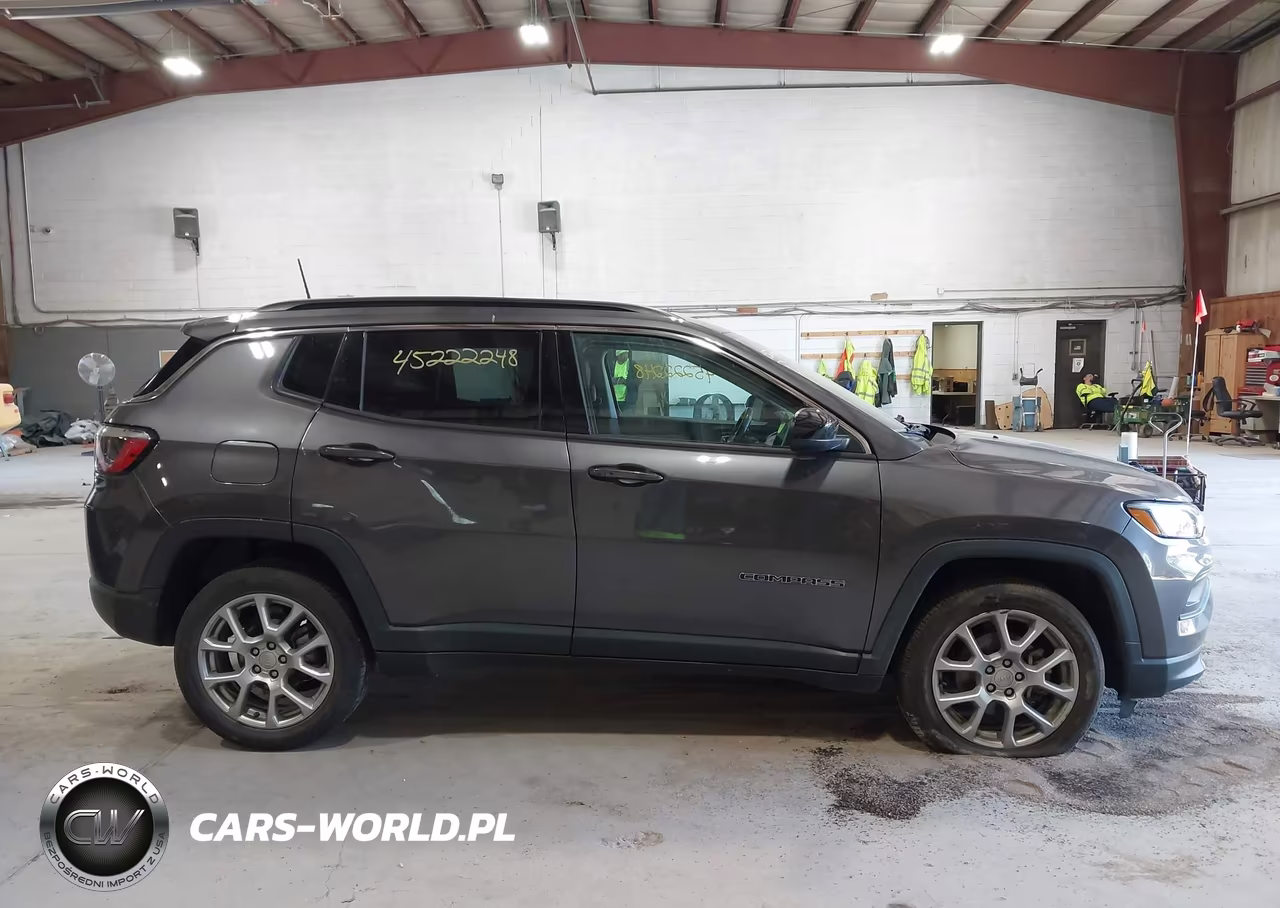 2022 Jeep Compass Latitude Lux 4X4 VIN:3C4NJDFBXNT181556 - 14