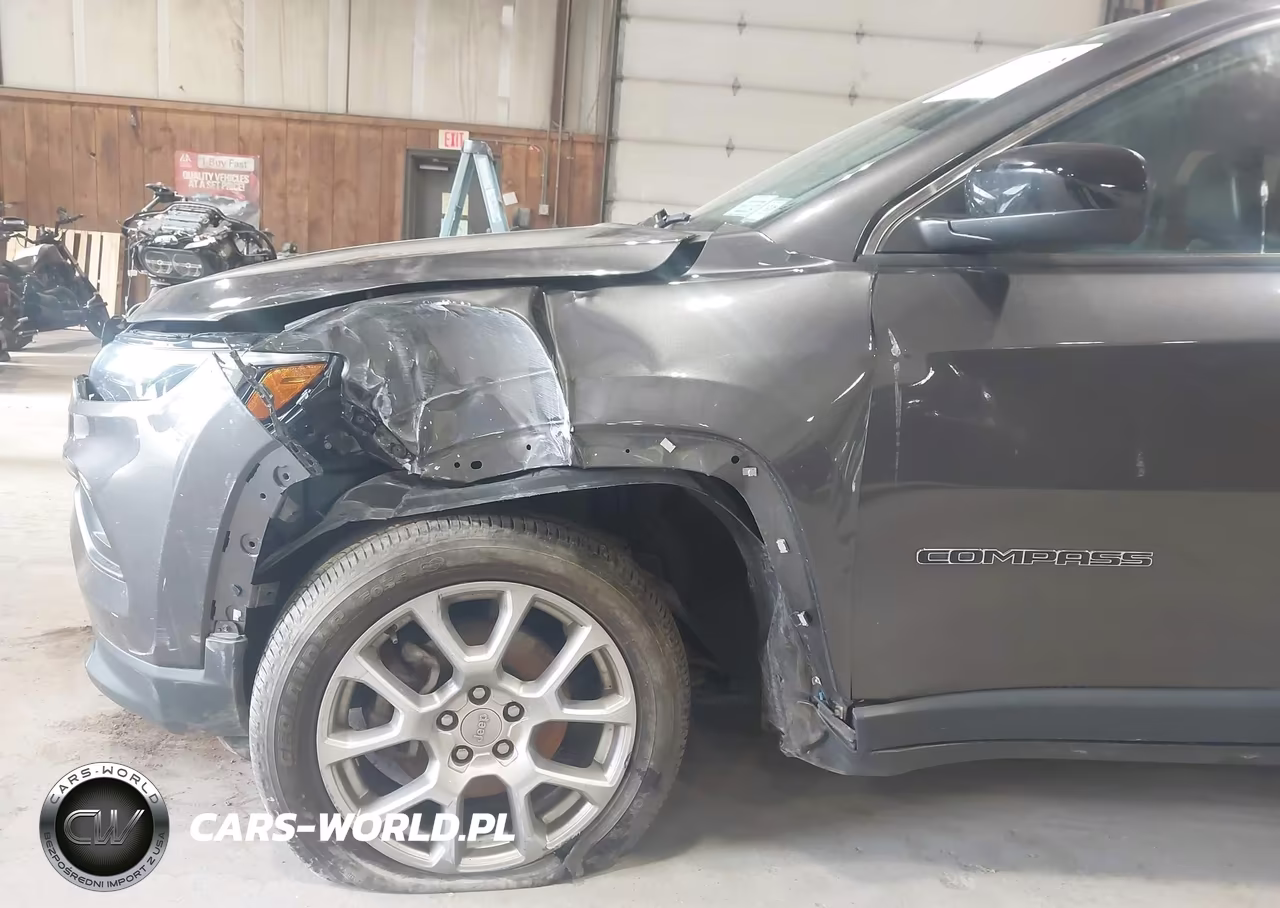 2022 Jeep Compass Latitude Lux 4X4 VIN:3C4NJDFBXNT181556 - 18