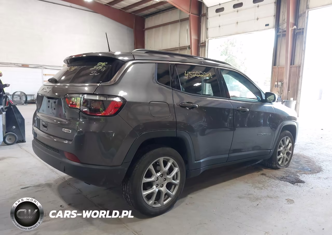 2022 Jeep Compass Latitude Lux 4X4 VIN:3C4NJDFBXNT181556 - 4