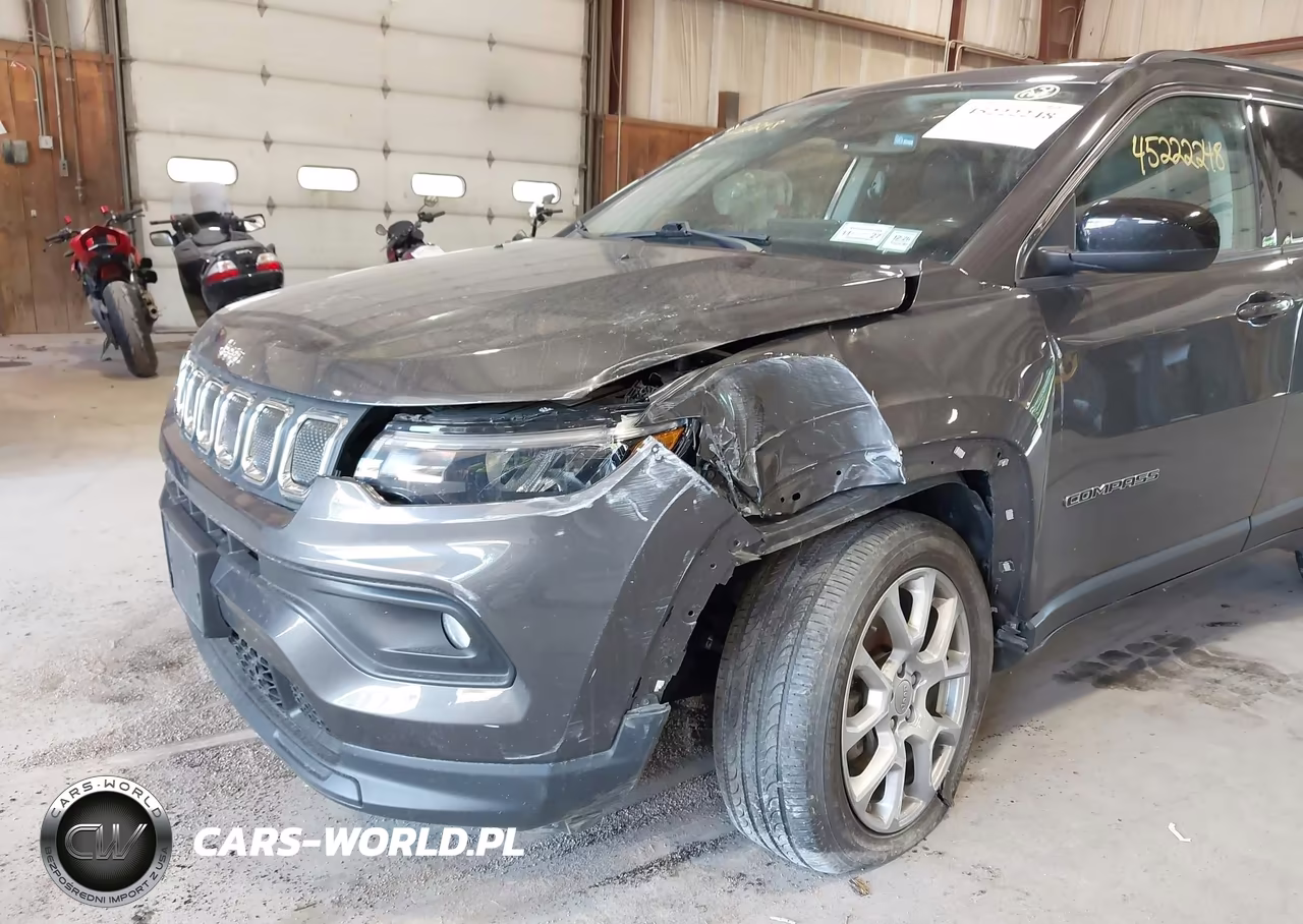 2022 Jeep Compass Latitude Lux 4X4 VIN:3C4NJDFBXNT181556 - 6