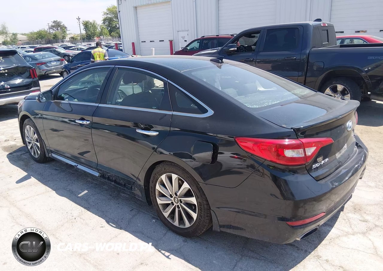 2015 Hyundai Sonata Sport VIN:5NPE34AFXFH211371 - 3