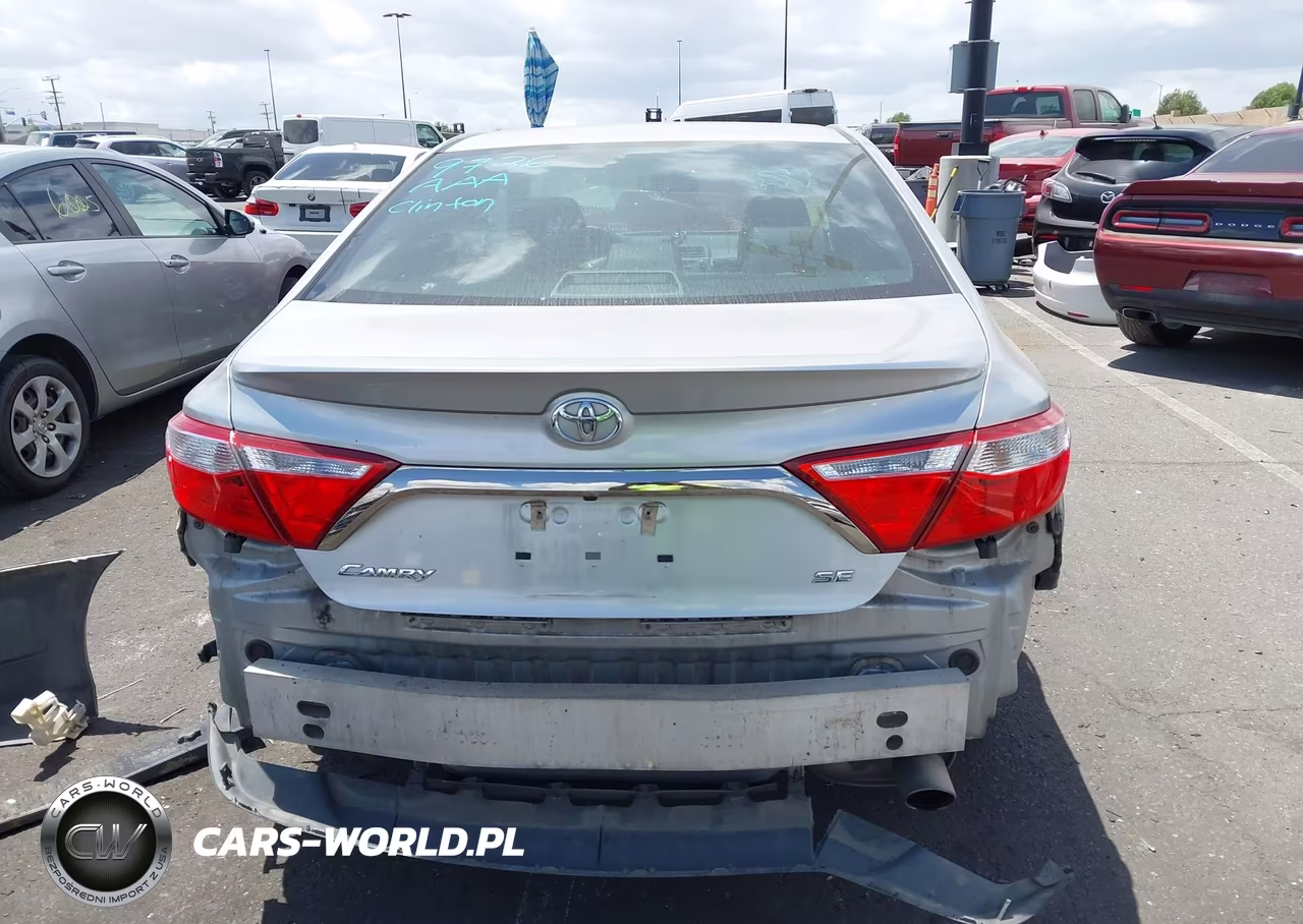 2015 Toyota Camry Se VIN:4T1BF1FK2FU873431 - 17