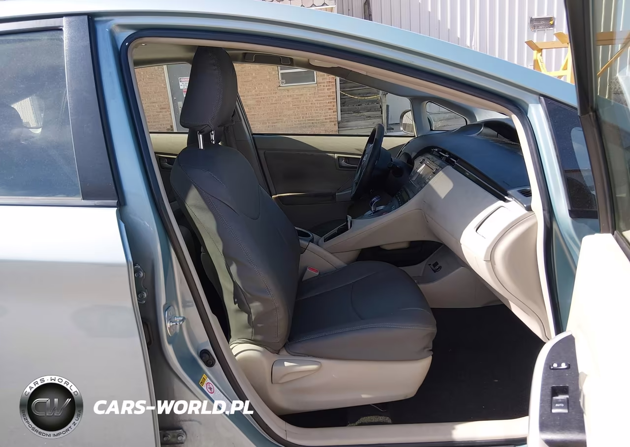 2014 Toyota Prius VIN:JTDKN3DU4E1746932 - 5