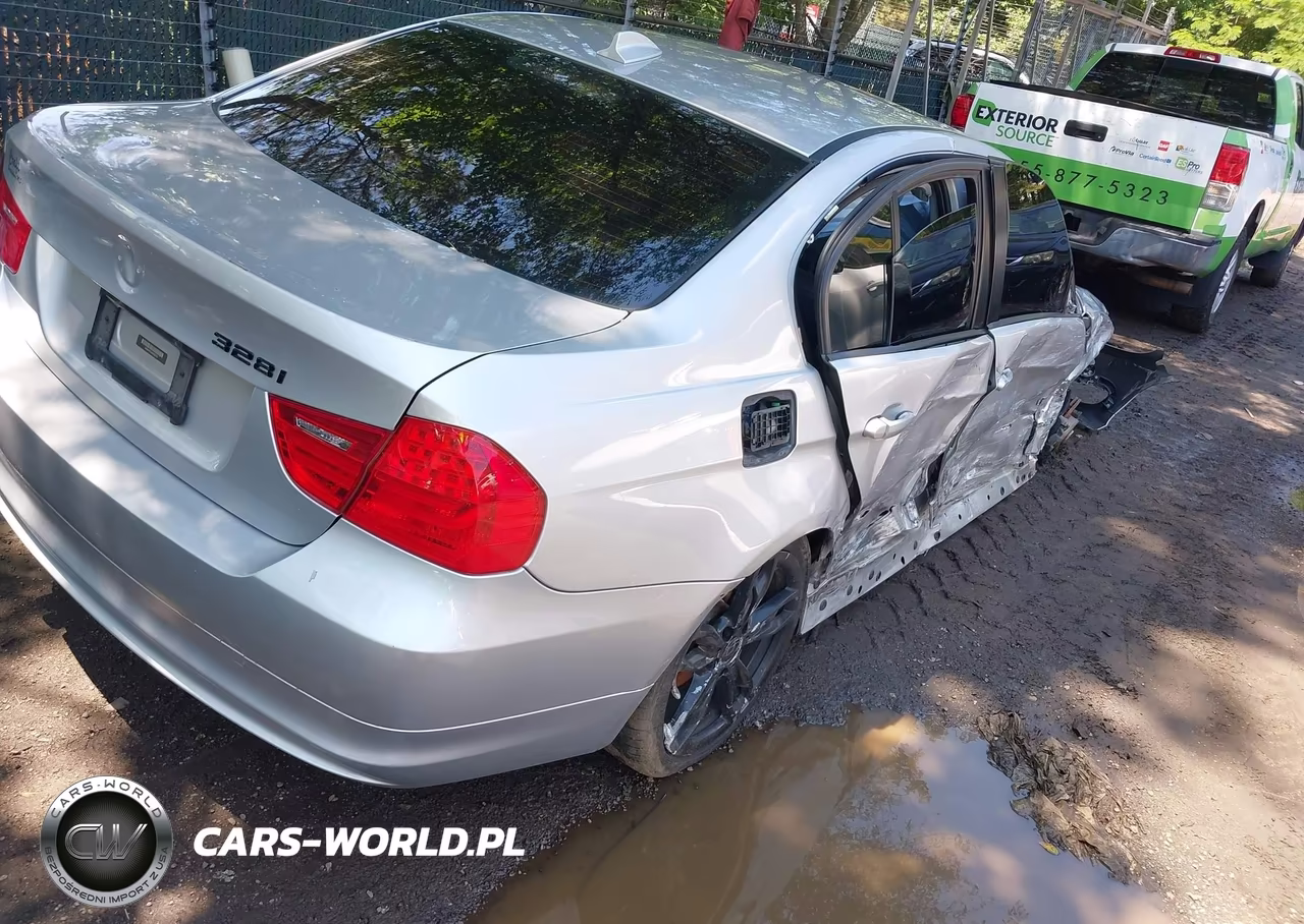 2011 BMW 328I VIN:WBAPH7C5XBE682766 - 4