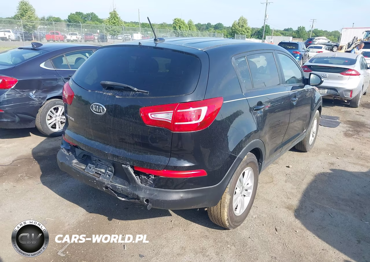 2011 Kia Sportage Lx VIN:KNDPBCA25B7068136 - 4