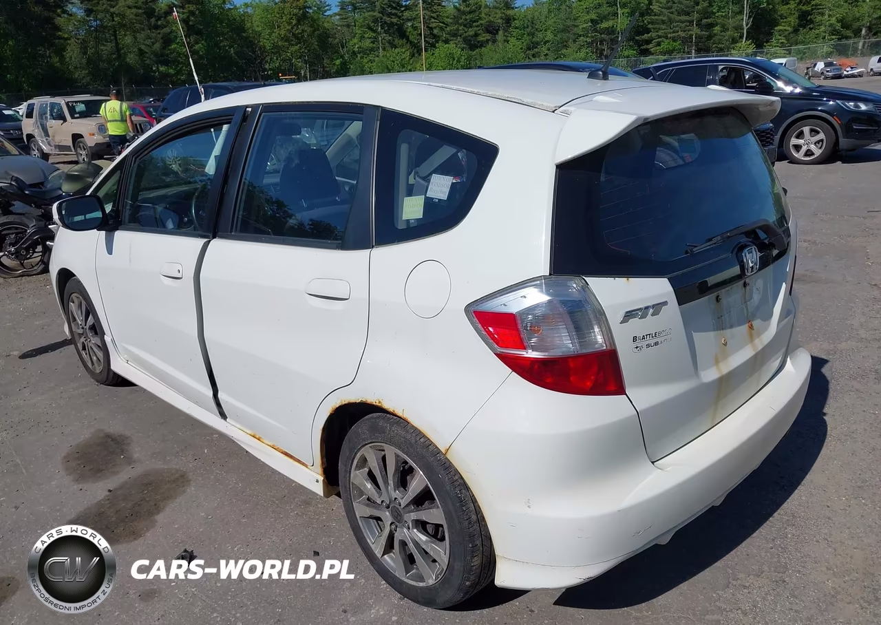 2012 Honda Fit Sport VIN:JHMGE8G57CS008751 - 3