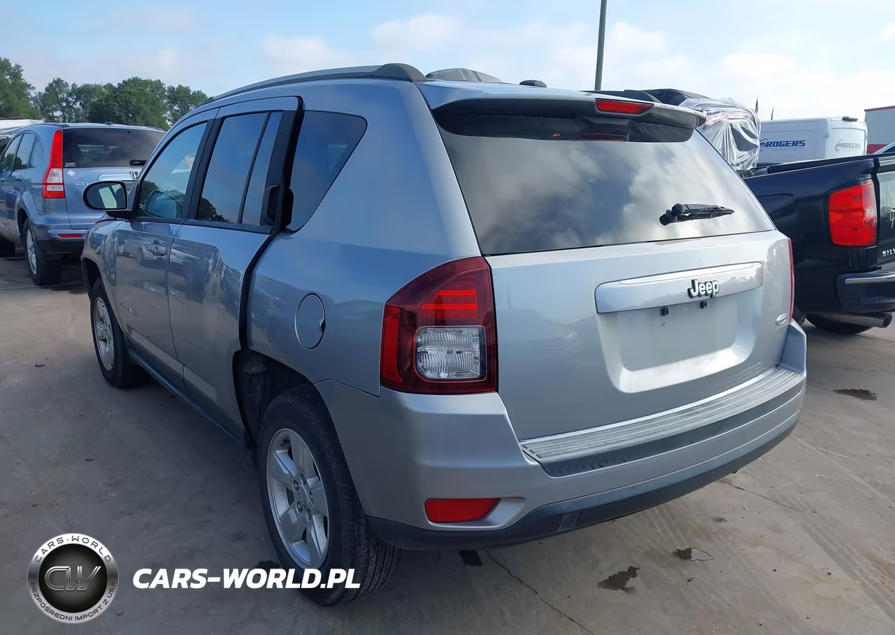 2016 Jeep Compass Latitude VIN:1C4NJCEA8GD773551 - 3