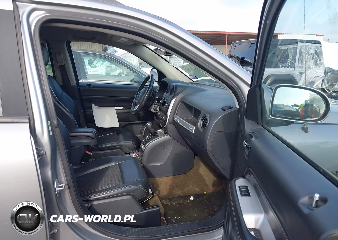 2016 Jeep Compass Latitude VIN:1C4NJCEA8GD773551 - 5