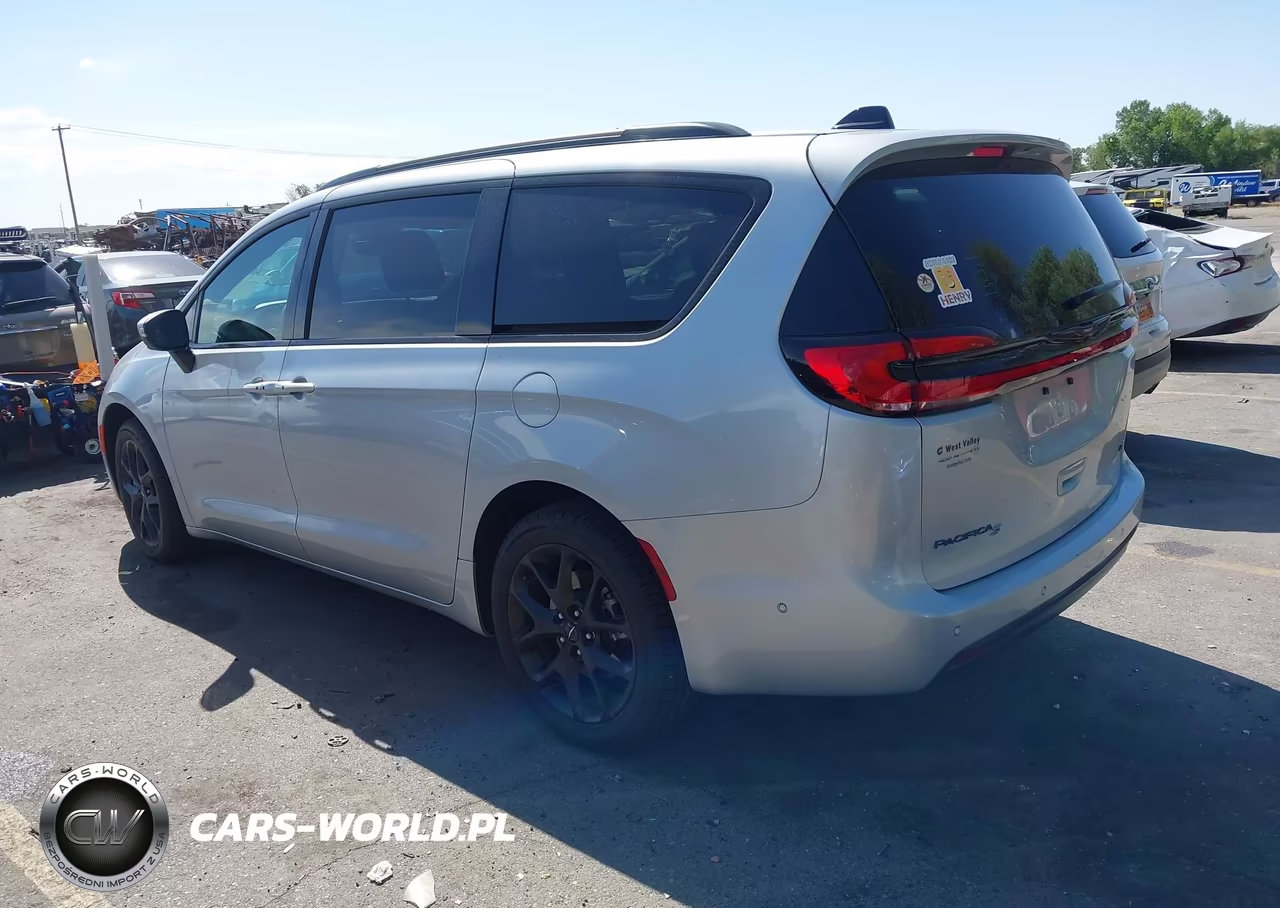2023 Chrysler Pacifica Touring L Awd VIN:2C4RC3BG8PR570029 - 3