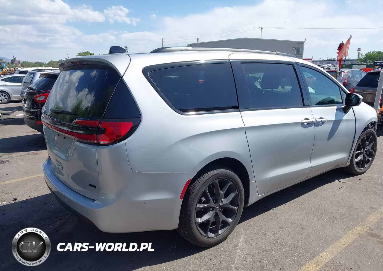 2023 Chrysler Pacifica Touring L Awd VIN:2C4RC3BG8PR570029 - 4