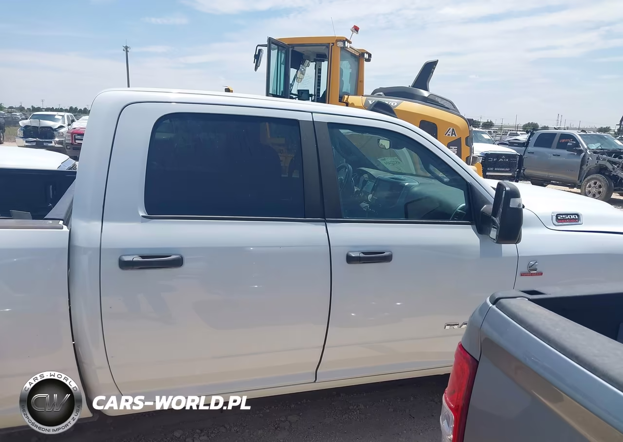 2024 Ram 2500 Big Horn 4X4 6'4 Box VIN:3C6UR5DL9RG348940 - 13