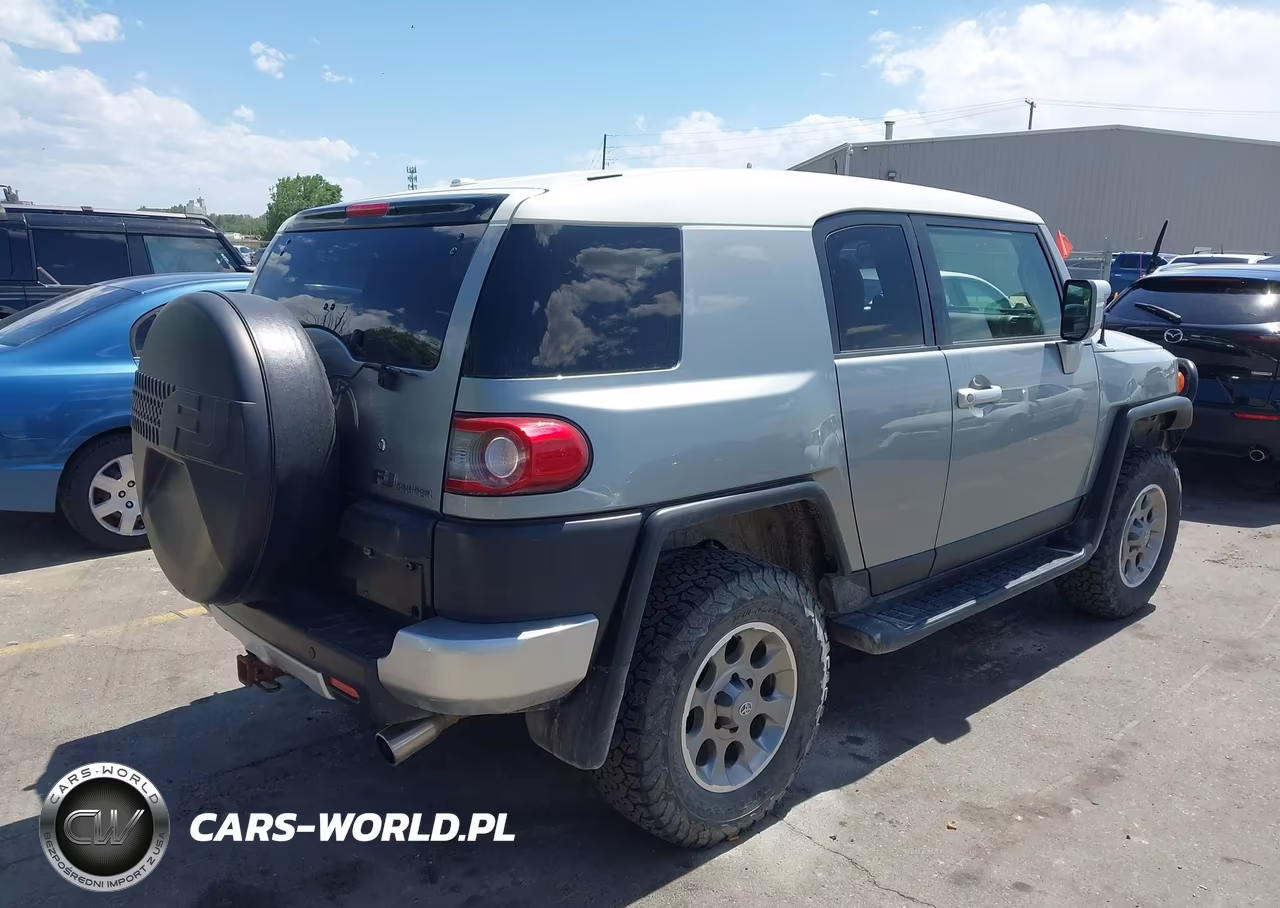 2012 Toyota Fj Cruiser VIN:JTEBU4BF1CK138317 - 4