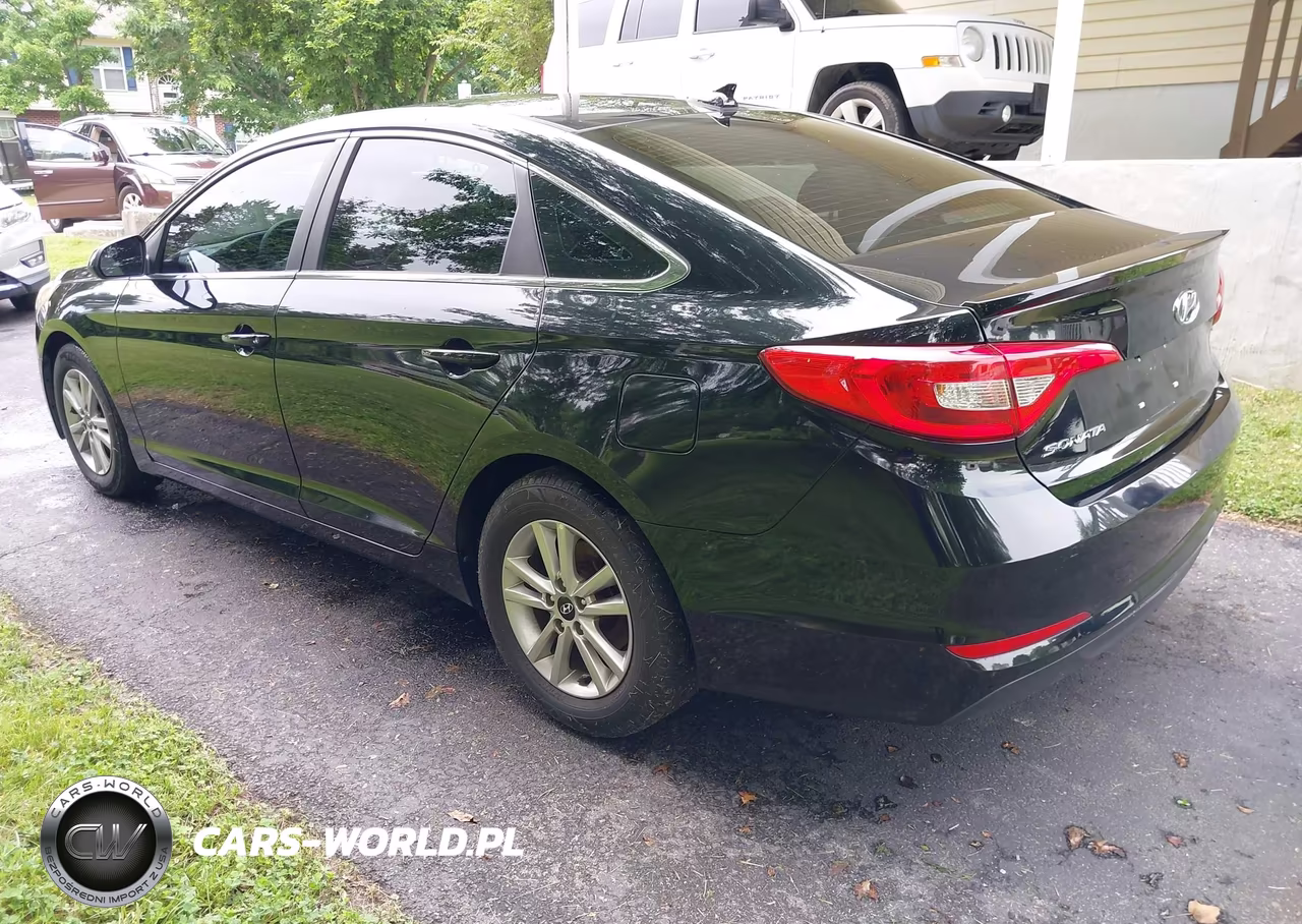 2017 Hyundai Sonata VIN:5NPE24AF1HH578813 - 3