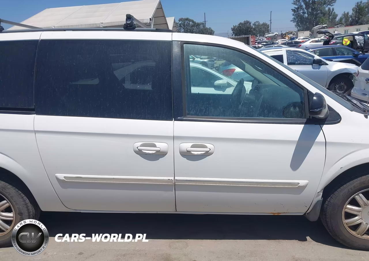 2007 Chrysler Town & Country Touring VIN:2A4GP54L77R350151 - 13