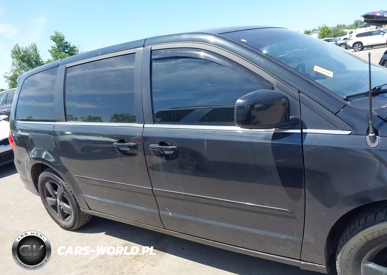 2010 Volkswagen Routan Se VIN:2V4RW3D10AR242424 - 13