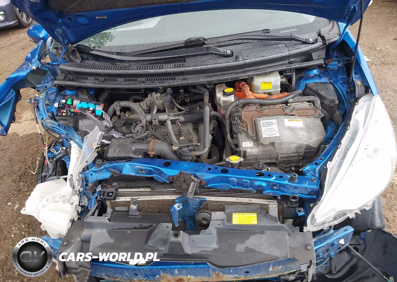 2012 Toyota Prius C Three VIN:JTDKDTB35C1010303 - 10