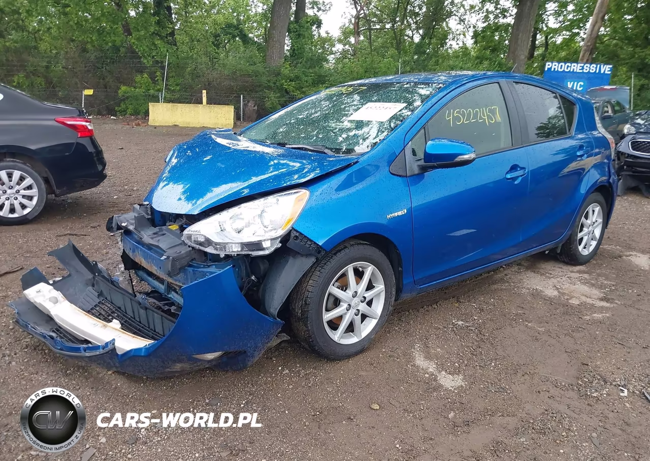 2012 Toyota Prius C Three VIN:JTDKDTB35C1010303 - 2