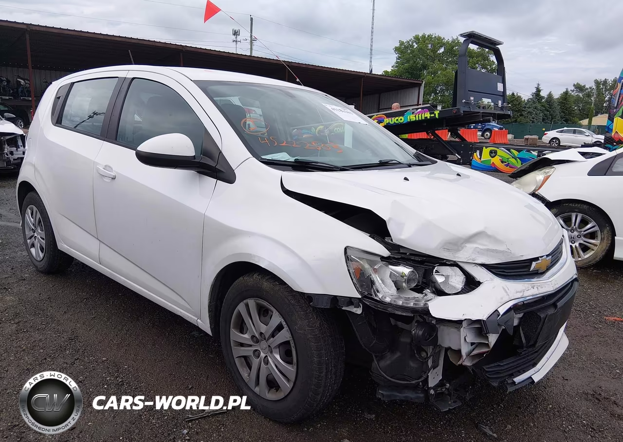 2017 Chevrolet Sonic Lt Auto – zdjęcie 1 z 19