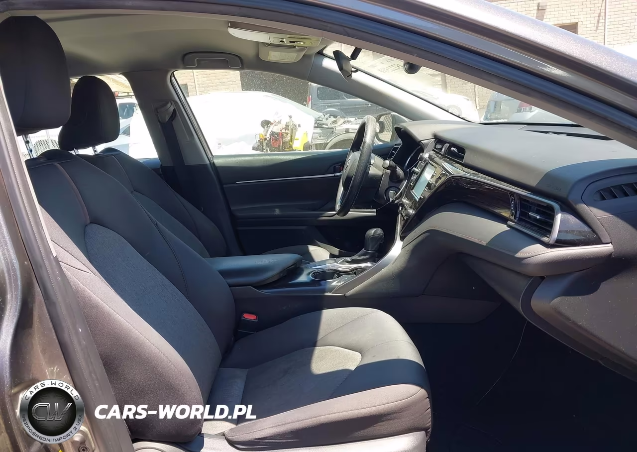 2019 Toyota Camry Le VIN:4T1B11HK8KU775963 - 5