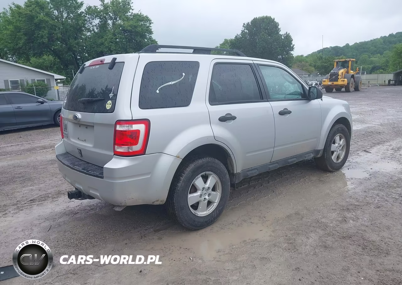 2009 Ford Escape Xlt VIN:1FMCU03779KD01050 - 4