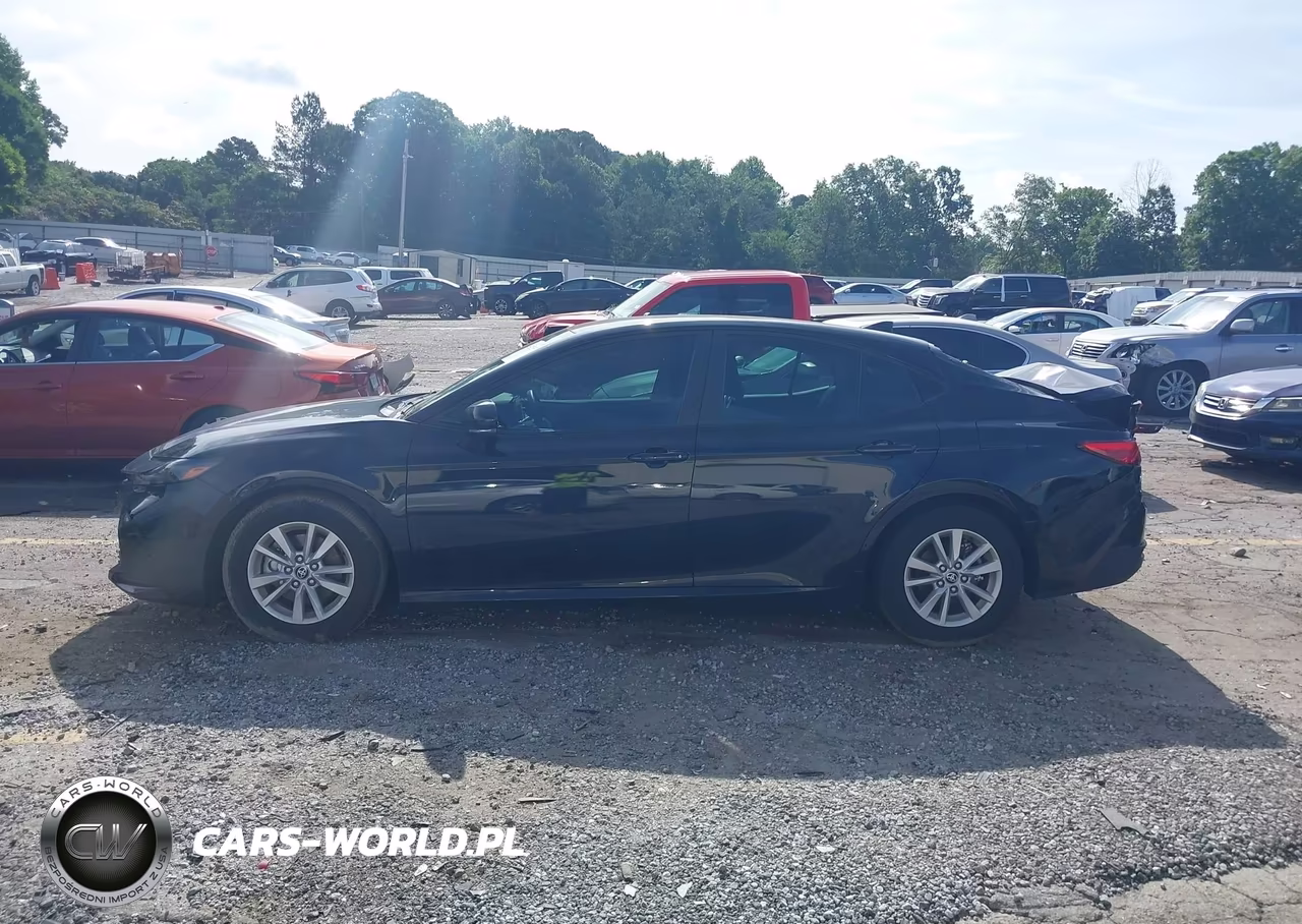 2025 Toyota Camry Le VIN:4T1DAACK7SU035756 - 13