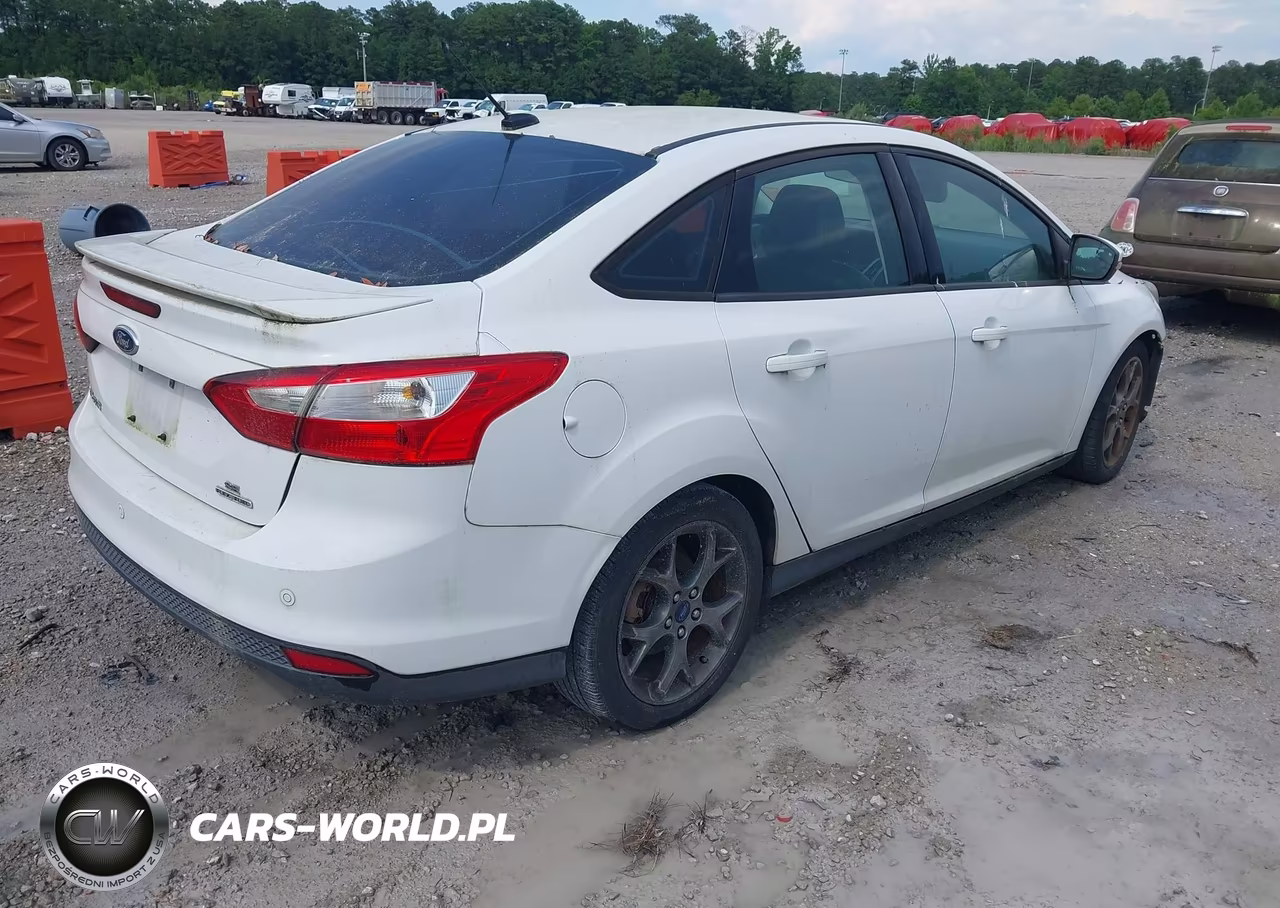 2013 Ford Focus Se VIN:1FADP3F20DL114713 - 4