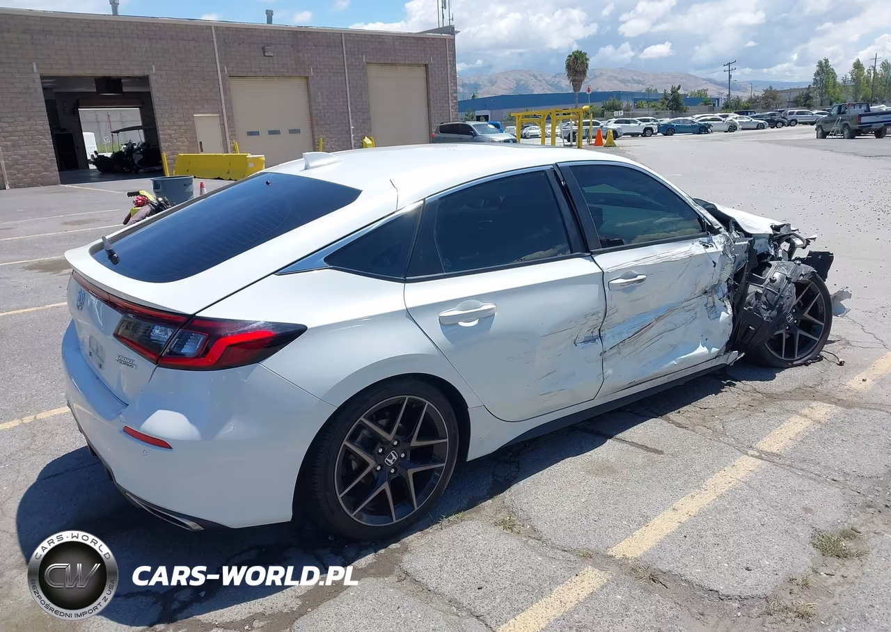 2024 Honda Civic Sport Touring VIN:19XFL1H87RE006352 - 4