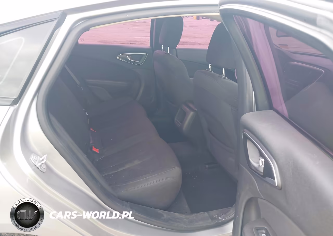 2017 Chrysler 200 Touring VIN:1C3CCCFB3HN504088 - 8