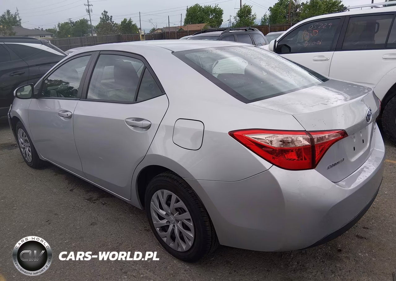 2017 Toyota Corolla Le VIN:2T1BURHE9HC845626 - 3