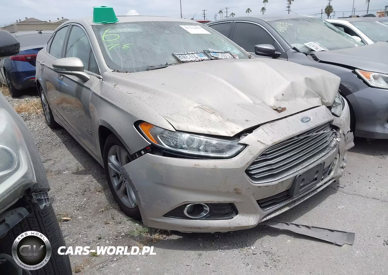 2015 Ford Fusion Energi Titanium – zdjęcie 1 z 14