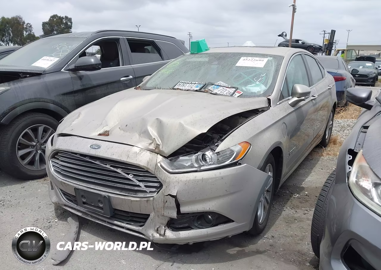 2015 Ford Fusion Energi Titanium VIN:3FA6P0SUXFR105231 - 2