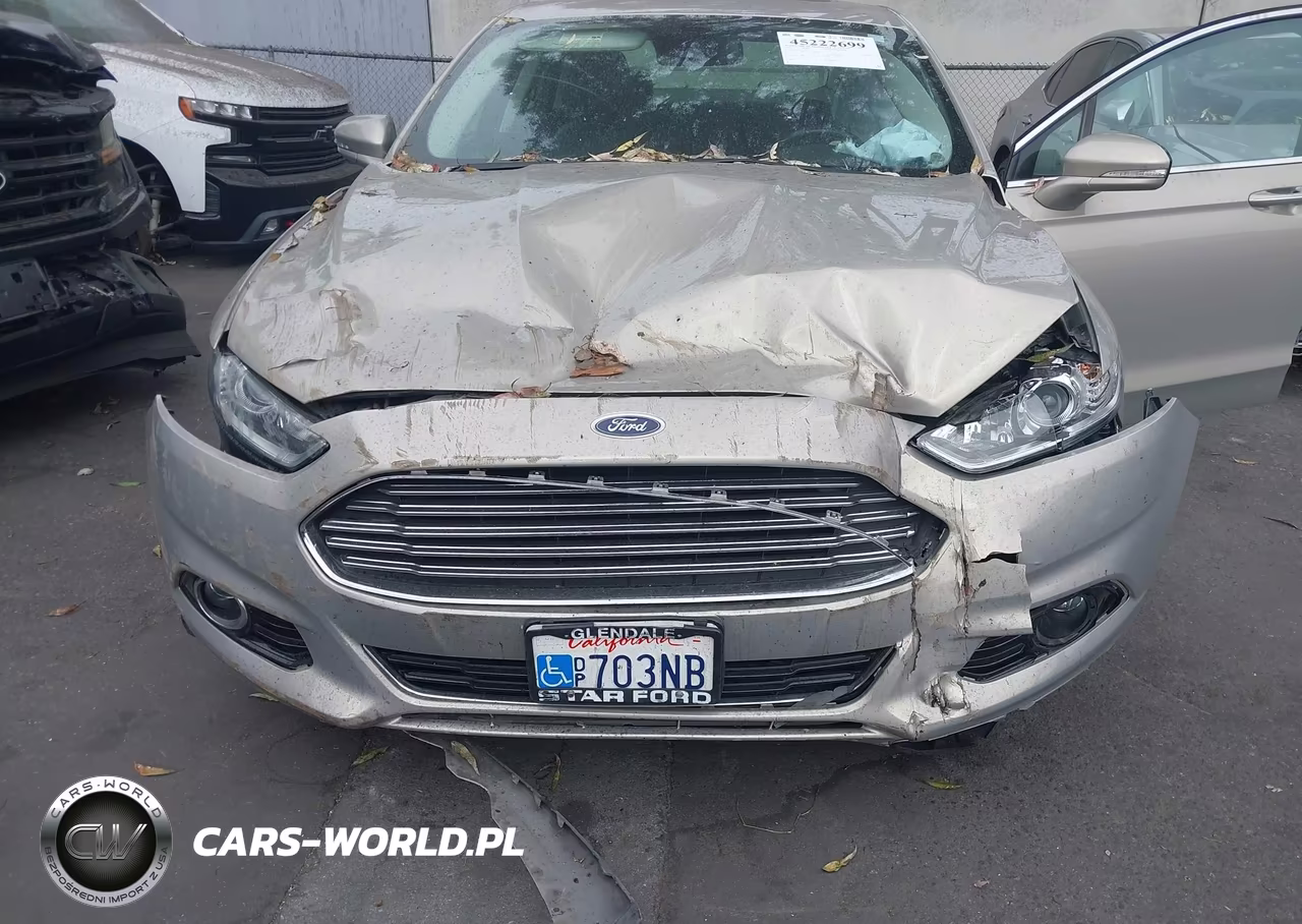2015 Ford Fusion Energi Titanium VIN:3FA6P0SUXFR105231 - 6