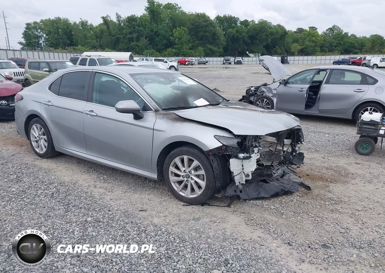 2021 Toyota Camry Le – zdjęcie 1 z 15