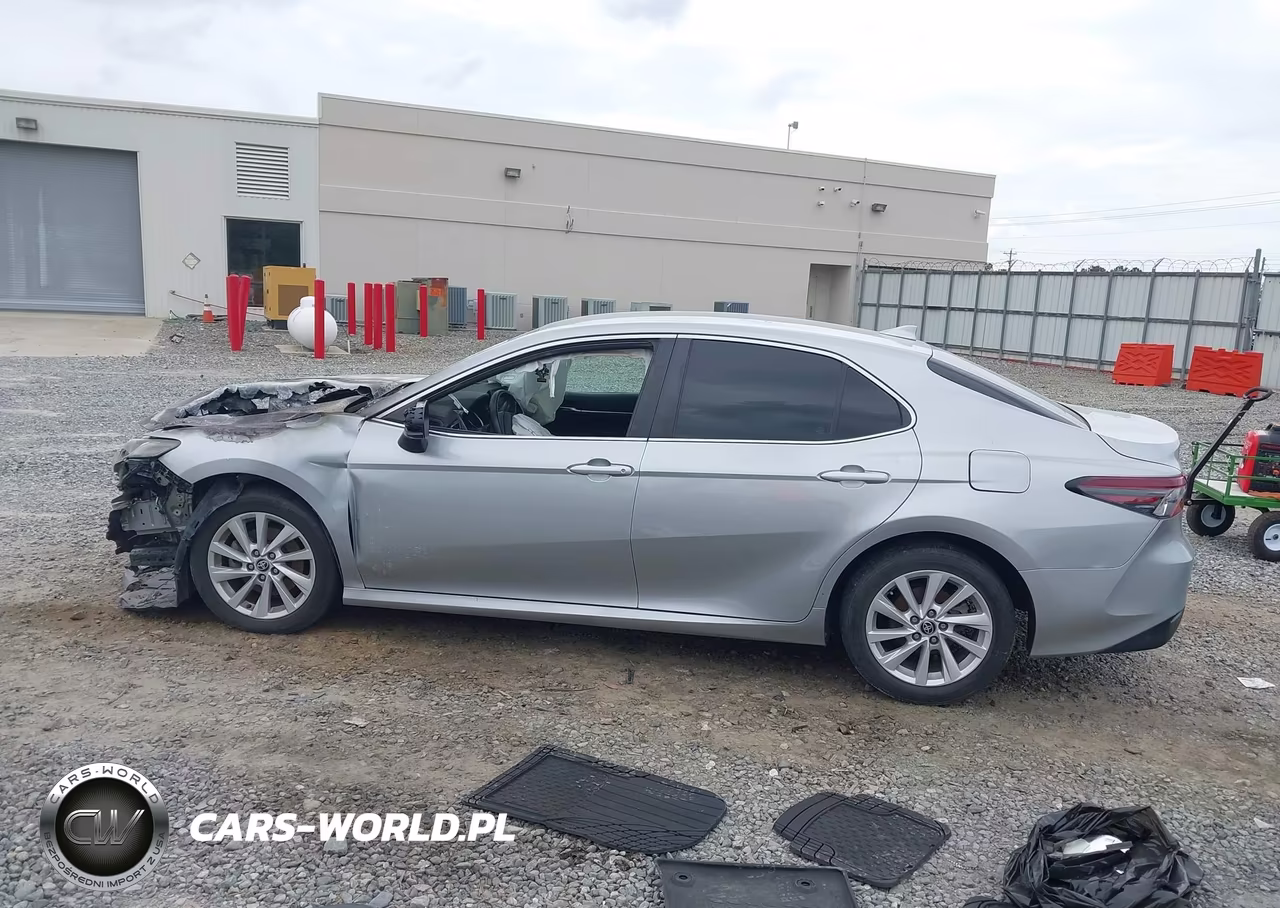 2021 Toyota Camry Le VIN:4T1C11AK5MU427622 - 13