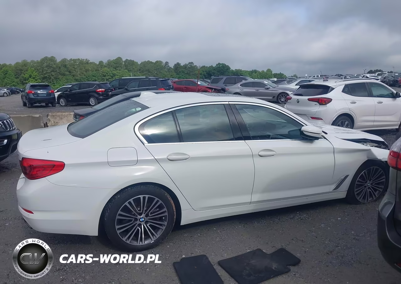 2019 BMW 540I VIN:WBAJE5C59KWW40425 - 13