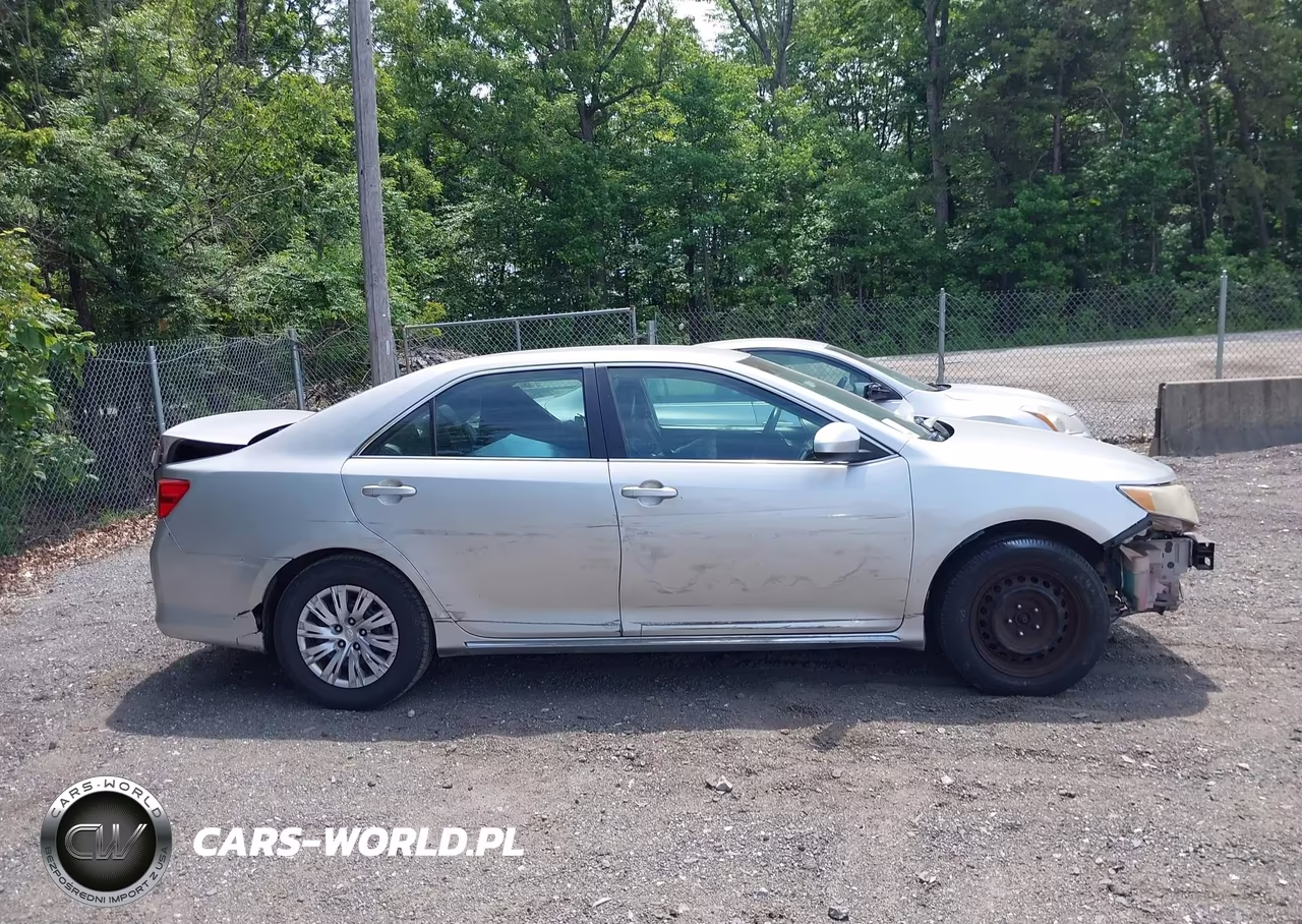 2014 Toyota Camry Le VIN:4T4BF1FK8ER365033 - 12