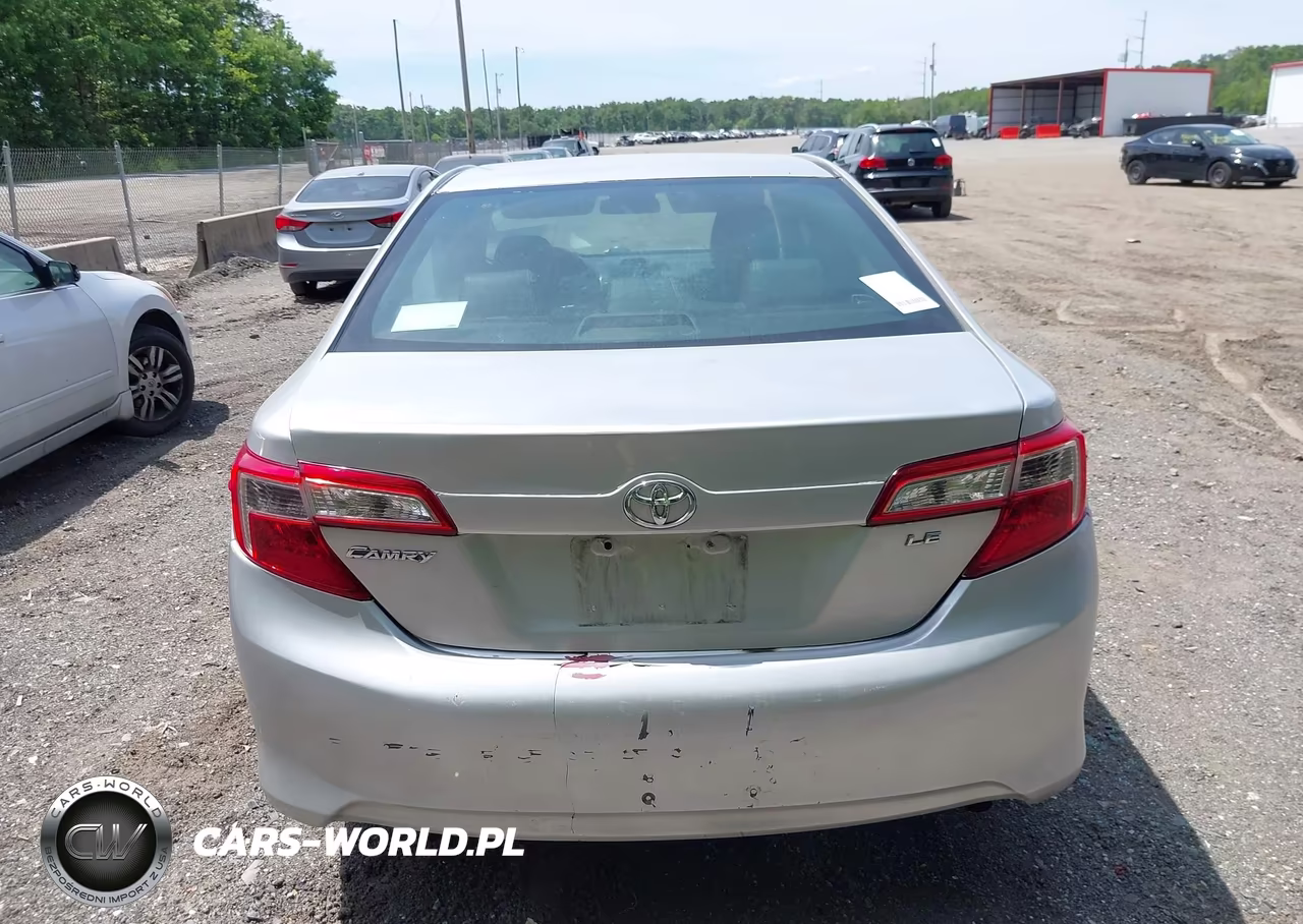 2014 Toyota Camry Le VIN:4T4BF1FK8ER365033 - 15