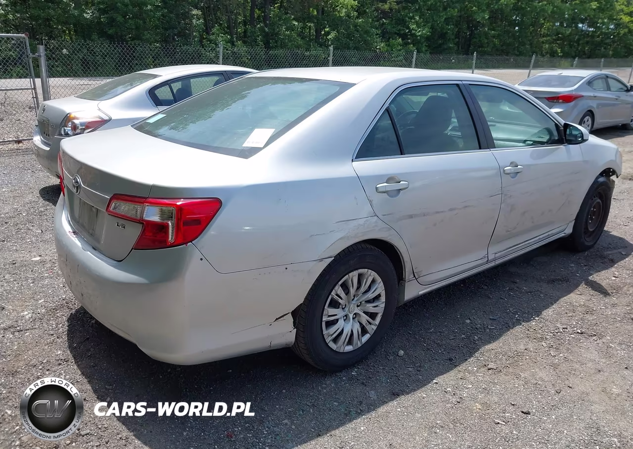 2014 Toyota Camry Le VIN:4T4BF1FK8ER365033 - 4