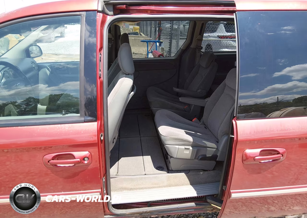 2007 Chrysler Town & Country Touring VIN:2A4GP54LX7R281827 - 8