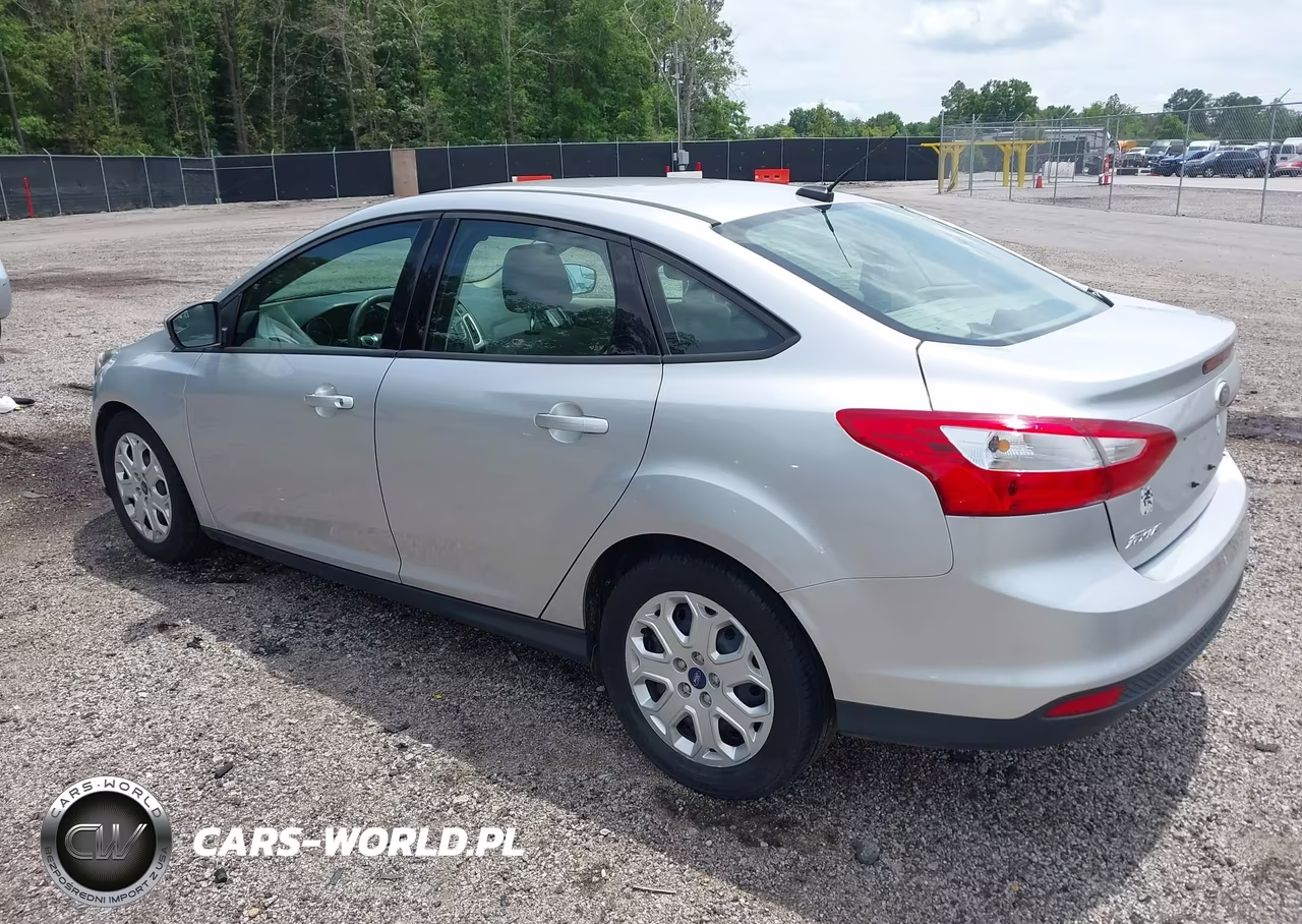 2012 Ford Focus Se VIN:1FAHP3F29CL254288 - 3